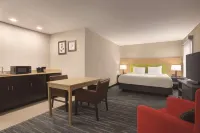 Country Inn & Suites by Radisson, Dunn I-95