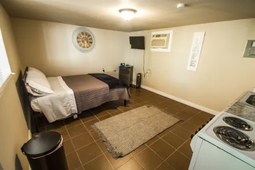 Hays #B Near Downtown Guest Studio - Homestay