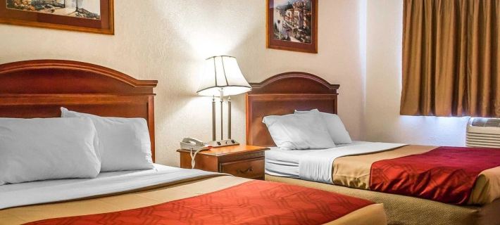 Economy Inn & Suites Ξενοδοχεία στην πόλη Trumbull County