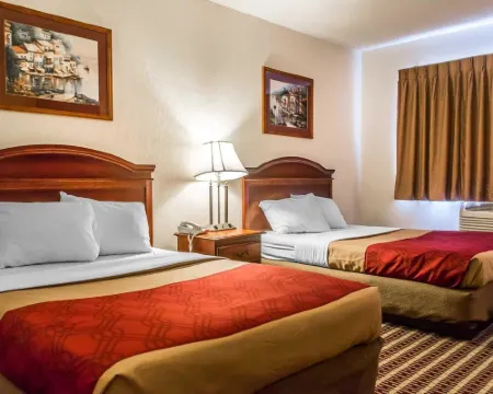 Economy Inn & Suites Hotels in Warren