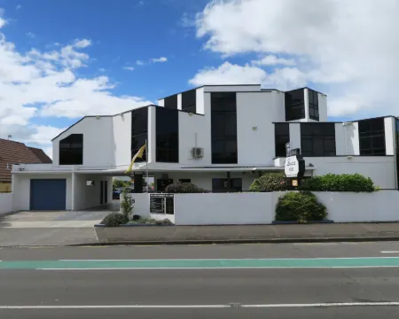 Shadzz Motel Hotels in Palmerston North