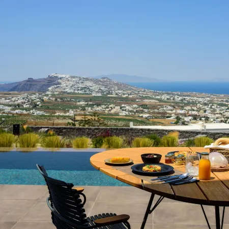 Apikia Santorini