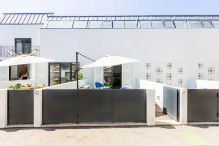 Heroismo Duplex Terrace Отели рядом с достопримечательностью «Palacete do Barão de Nova Sintra»