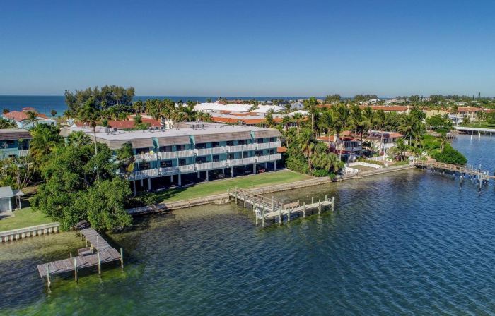 Anna Maria Island Beach Palms 6B