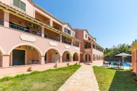 Bella de Lux Apts Hotels in Feakes