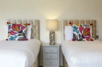 11 Redcliffe Parade Hotels in Redcliffe