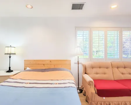 Ocean Park B&B Hotels in Surrey