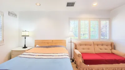 Ocean Park B&B Hotels in White Rock