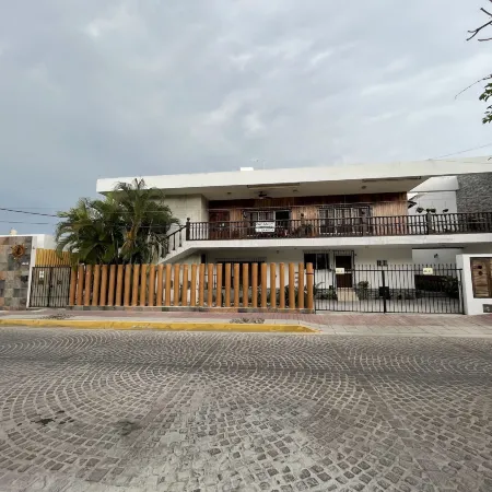 Meson del Capitan Apartments
