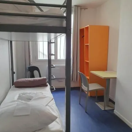 Auberge de Jeunesse HI Nice les Camélias Отели в г. Ницца
