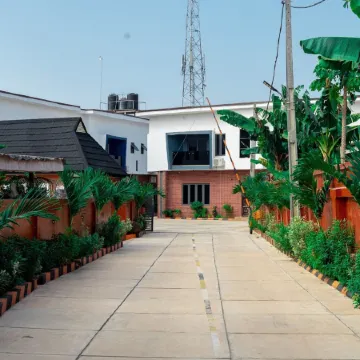 Old English Torf Apartment