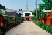 Old English Torf Apartment Hotels in Owerri