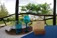 Papa's Cafe and Bungalows - 3-Star
