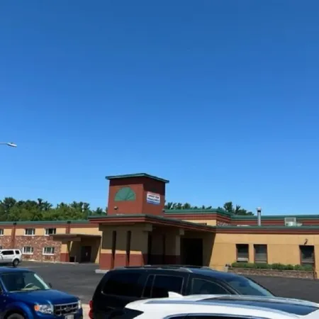Posh Inn & Suites