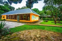 Banana Village Hotels in Busiro