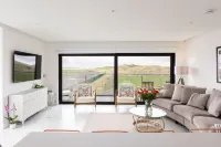 Curran Gate Luxury Apartments, Portrush Hotels near Barry's Amusements