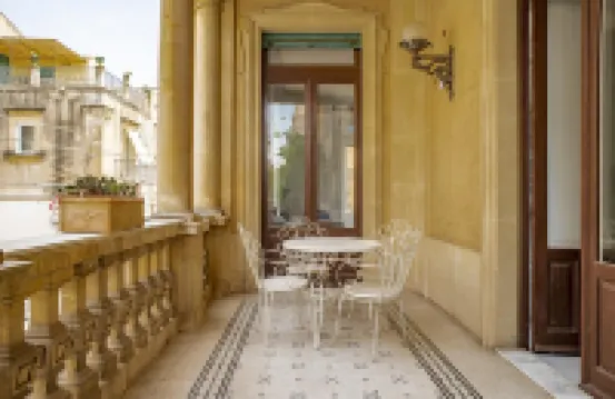 Cavour Apartment with Balcony by Wonderful Italy