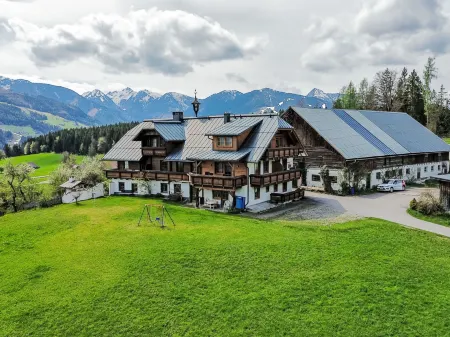 Wohnung 5 Отели в г. Гемайнде Рамзау ам Дахштайн