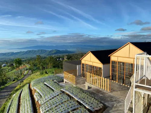 Cepogo Cabin Mangli Cabin Keluarga & Syariah Hotels in Temanggung