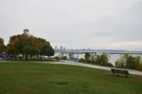 Charming Vintage Farmhouse 1 bedroom Garden Oasis