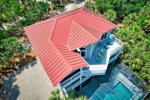 Private Pool 5 BD 4.5 BA, Elevator & Tesla charging, close to bay & beach Hotels in Saint George Island