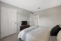 Cozy Gem in Athens, Pool, Gym near UGA and Hospitals!
