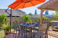 Palm Paradise ~ Hot Tub + Private Yard + Games - 17 mins to the beach!