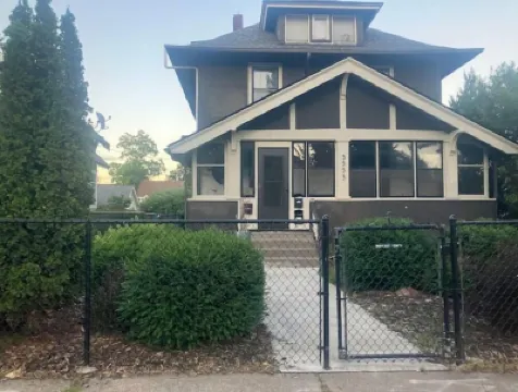 Creative Cozy Urban Retreat Hotels in 