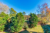 Spacious Patio and Modern Amenities - Gorgeous Golf Course Oasis Hotels in Horry County