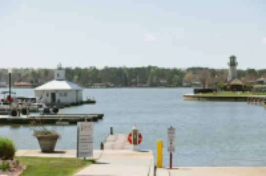 Stylish Condo with Scenic Views and Modern Amenities - Tranquil Escape