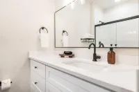 Steps to Atrium Health and Mercer University - Stylish Tranquil Retreat Hotels in Macon