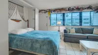 Steps to Beach and Pool Access - Cozy Coastal Haven Hotel a Seaside