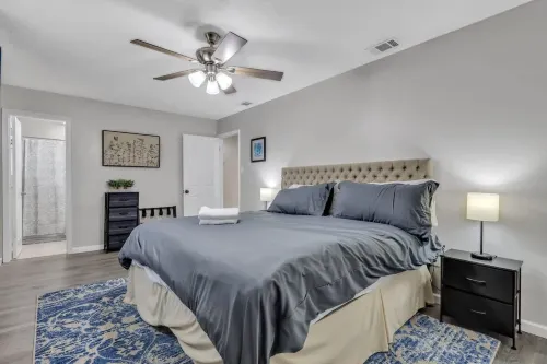 Enjoy Savannah 4BR w/King Bed
