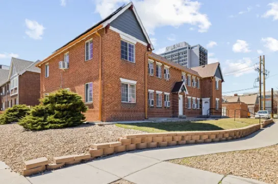 Smart TV and Fully-Equipped Kitchen - Cozy Charming Retreat