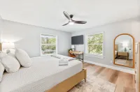 Heated Saltwater Pool and Mini-Golf - Luxurious Beachside Retreat