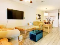 Charming 30+ Day Stay 2-bedroom townhome with WiFi, AC in fabulous Jacksonville