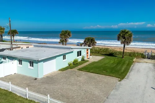Stunning Oceanfront Escape - Private Yard, Balcony, Views Hotels in Ormond-by-the-Sea