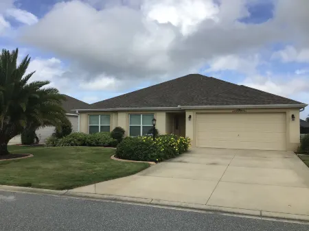 Charming Home with Outdoor Griddle and Wifi - Beautifully Decorated Retreat