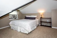 Charming Cottage and Scenic Lake Access - Inviting Summer Escape Hotels in Huron