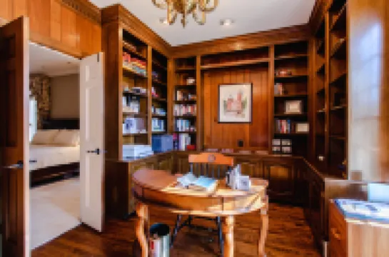 Luxury Services and Game Room - Gorgeous Estate Retreat