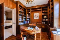 Gorgeous Estate with Game Room and Luxury Services - Exquisite Retreat