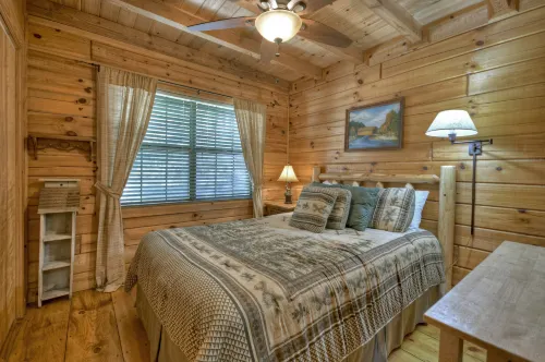 Hot Tub and Scenic Deck - Inviting Mountain Retreat