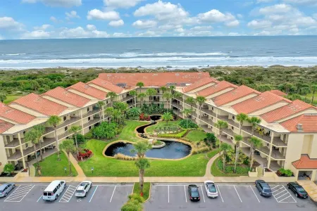 Full Oceanfront View and Access to Pool and Hot Tub - Stunning Coastal Retreat