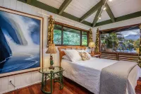 Close to Beach with Full Kitchen and Air Conditioning - Charming Jungle Haven