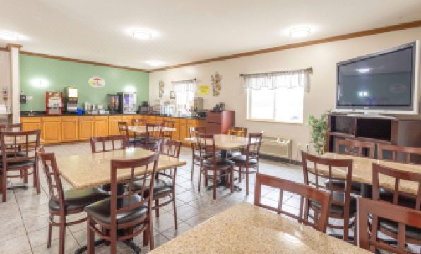 Super 8 by Wyndham Big Rapids