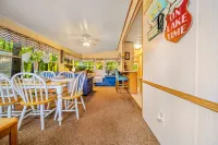 Beachside Relaxation and Arcade Adventures - Tranquil Haven Hotels in Casco