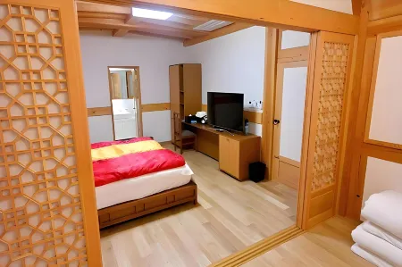 Hwangnamkwan Hanok Guesthouse