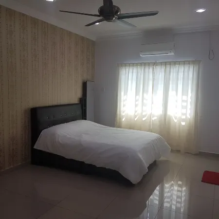Sitiawan Homestay Entire Semi D House