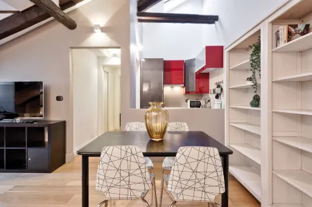 Stylish Apartment in the Heart of Torino Отели рядом с достопримечательностью «Santa Maria di Piazza»