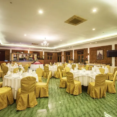 Aye Thar Yar Golf Resort Отели рядом с достопримечательностью «Монастырь Шве-Ян-Пяй»